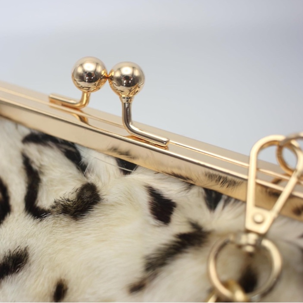 Leopard Print Genuine Mink Fur KISS-lock Handbag with Gold Chain - Picture 8 of 8
